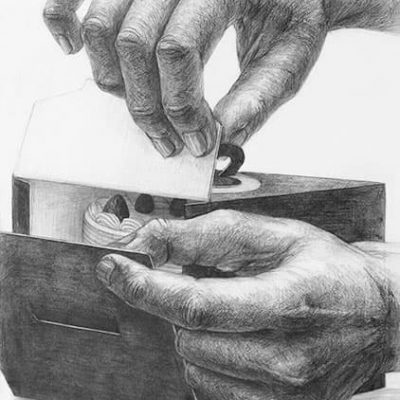 手と「箱」を想定してデッサンしなさい。