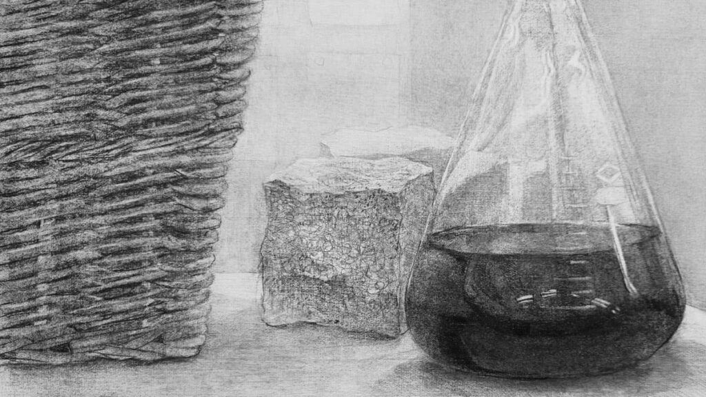 フラスコのある静物を木炭で描く：制作プロセス