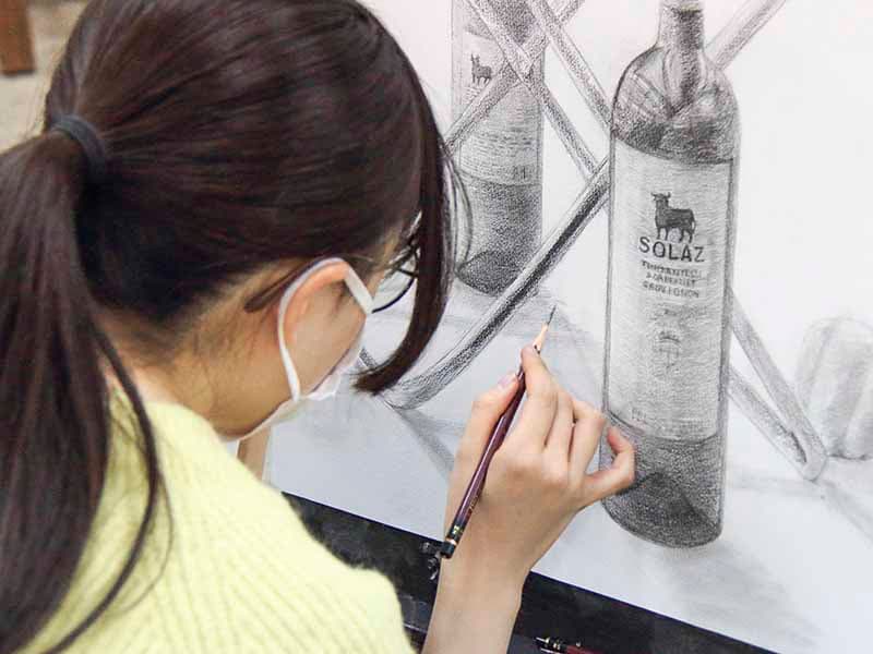 高校１・2生対象　デッサンコース　静物制作風景